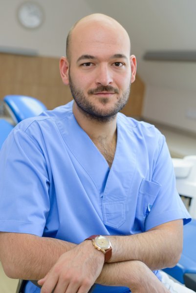 Dr. Radó Ágoston | Vitalitás Fogászati Központ